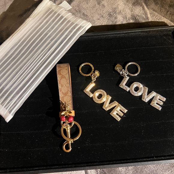 Michael Kors LOVE purse charms and Coach Key Fob Bundle w/ white bag included - Picture 2 of 13